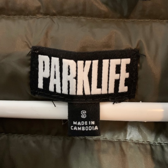 Aritzia Parklife lightweight puffer down jacket - Picture 2 of 8